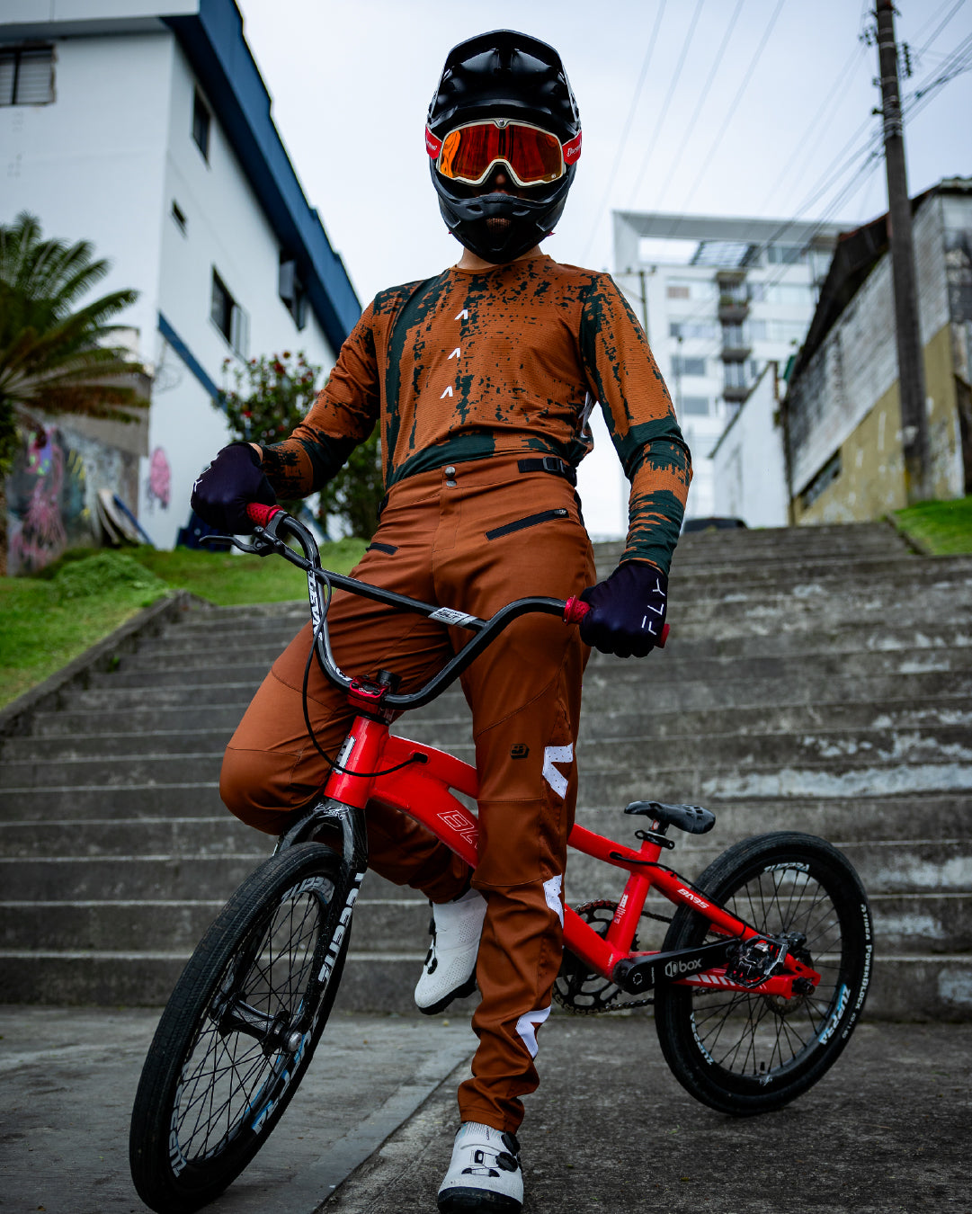 HOMBRE | PANTALÓN EFIMERA RACE V2