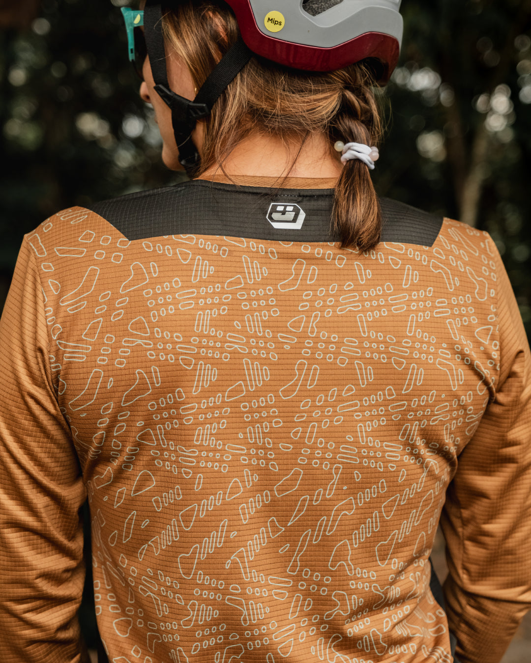 WAVES MARRON | MUJER