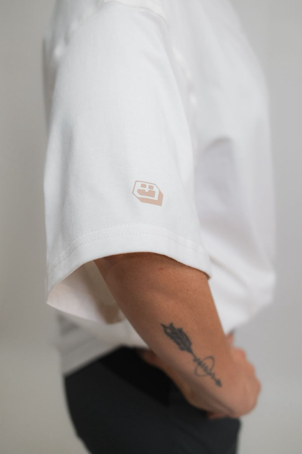 ORÍGENES - Pocket Tee Bone - UniSex