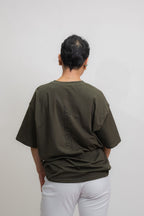 ORÍGENES - Pocket Tee Deep Olive - UniSex