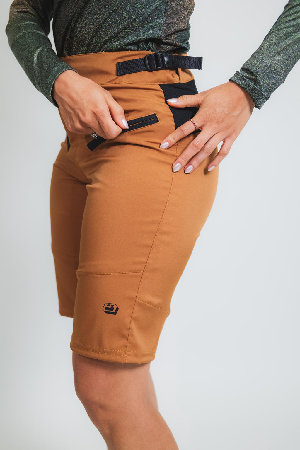 SHORT - Ocre - Mujer