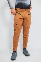 ORÍGENES - Pantalón Ocre - Hombre