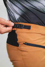 ORÍGENES - Pantalón Ocre - Hombre