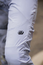 HUMO - Pantalón ash grey - Mujer