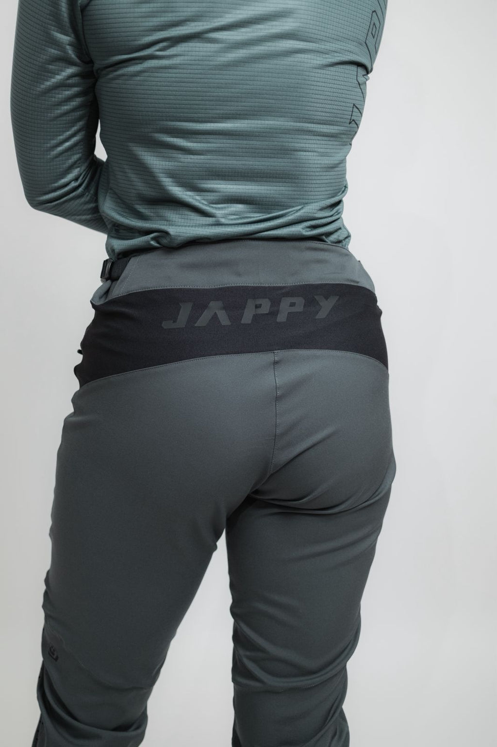 ORÍGENES - Pantalón Iron Grey - Mujer